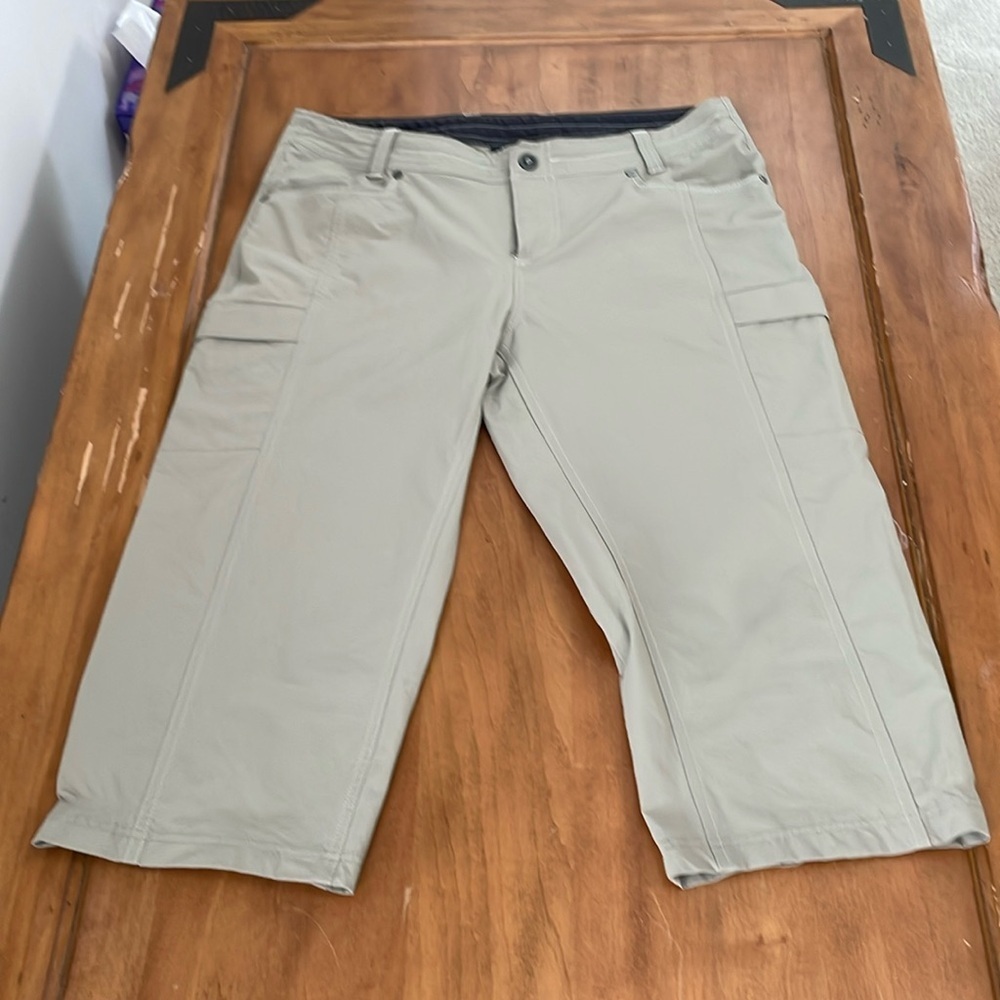 Kuhl NWOT Nylon Cargo Capri Pants Size 12